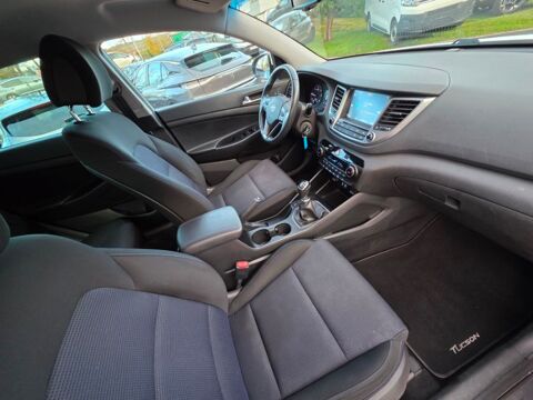Tucson III 1.7 CRDI 115 BVM6 NAVI PACK Camera SC 2017 occasion 33700 M&eacute;rignac