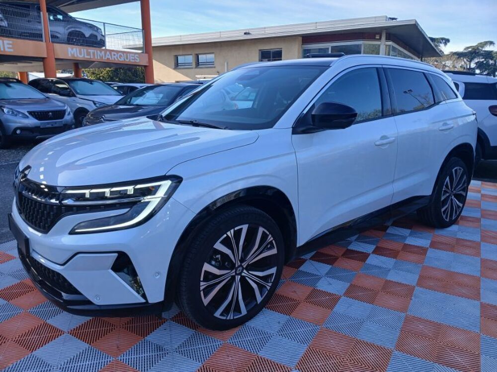 Divers 1.2 E-TECH 200 FULL HYBRID ICONIC TOIT Pano Hayon EL Cam 360 2024 occasion 33700 M&eacute;rignac