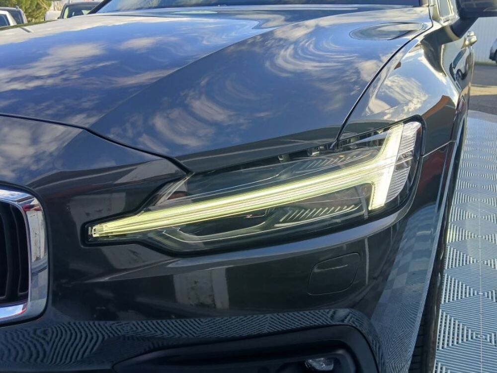 V60 B4 2.0 197cv Geartronic8 Hybride PACK CUIR Hayon EL. 4SC 1&egrave;r 2023 occasion 47240 Castelculier