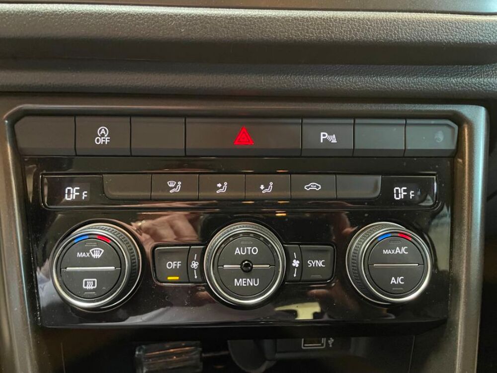 T-ROC 1.0 TSi 115 CH BVM6 LOUNGE 2019 occasion 84150 Jonqui&egrave;res