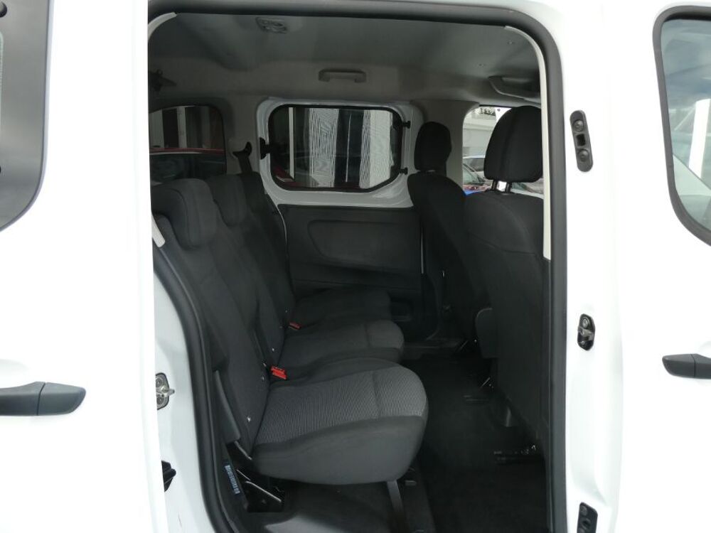 Divers 1.5 DIESEL 100 BVM6 EDITION CarPlay Radar Privacy Glass 2022 occasion 47240 Castelculier