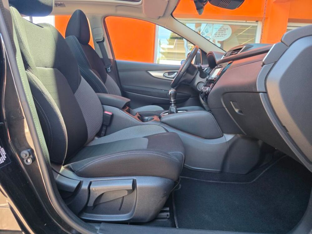 Qashqai 1.5 DCi 110 BVM6 N CONNECTA 360&deg; TOIT Pano JA18 2017 occasion 47240 Castelculier