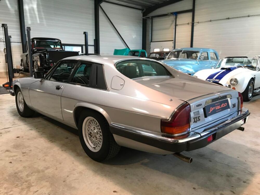 XJS COUPE 3.6 1990 occasion 84150 Jonqui&egrave;res