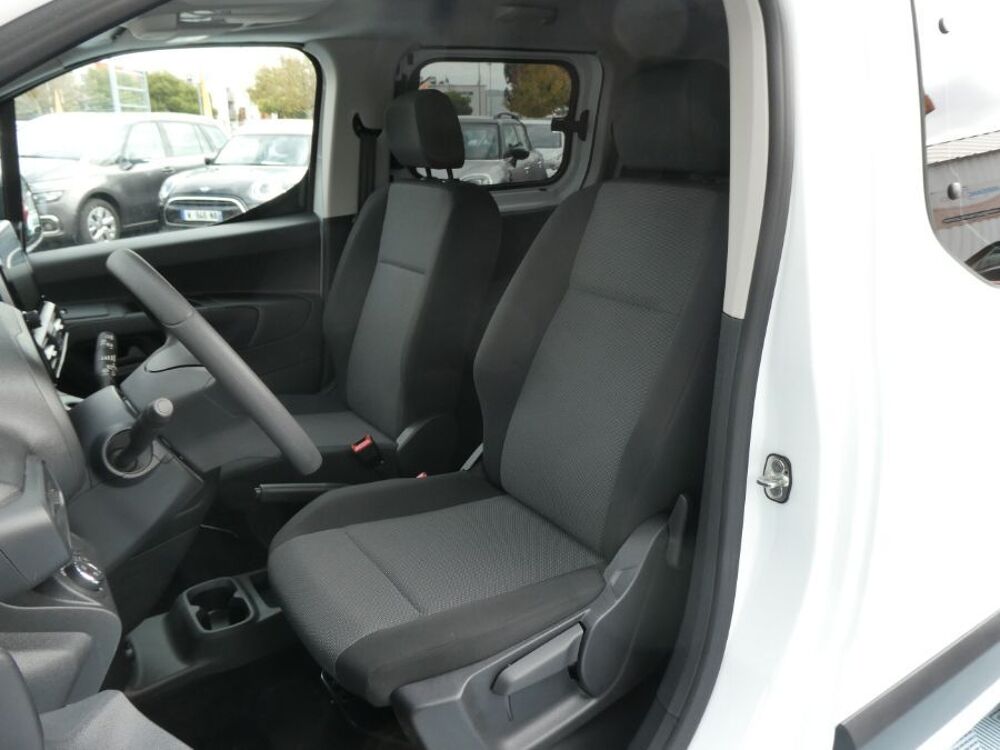 Divers 1.5 DIESEL 100 BVM6 EDITION CarPlay Radar Privacy Glass 2022 occasion 47240 Castelculier