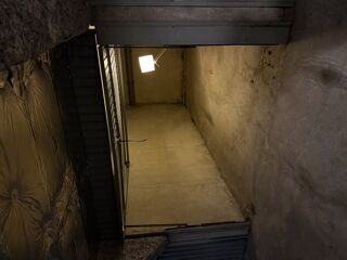  Parking / Garage à louer 1 pièce 13 m²