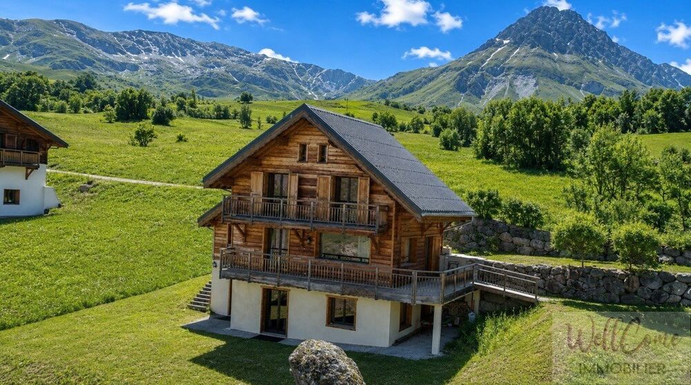 Maison 8 pièces 177 m² · à Albiez Montrond · 177 m² · 715 000 €