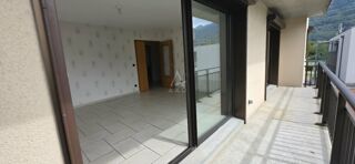  Appartement à louer 4 pièces 94 m²