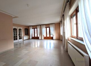 Maison 9 pièces 239 m² · à Courcelles Chaussy · 239 m² · 275 000 €