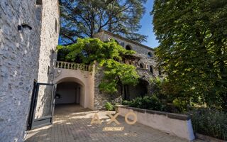  Villa à vendre 15 + pièces 650 m²