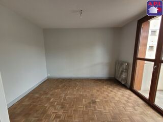  Appartement à louer 3 pièces 68 m²