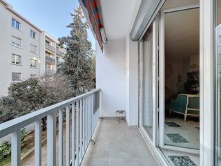  Appartement à louer 4 pièces 79 m²