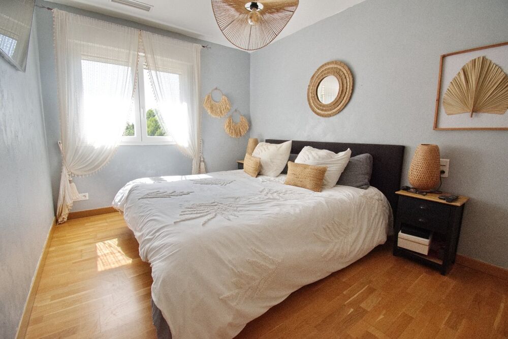 � vendre  Maison M�ze (34140)