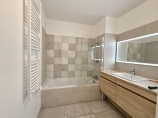  Appartement à louer 3 pièces 60 m²