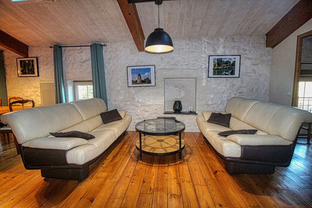 � vendre  Maison Priss�-la-Charri�re (79360)