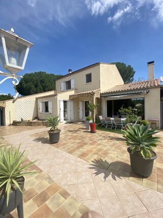  Villa � vendre 8 pi�ces 210 m�