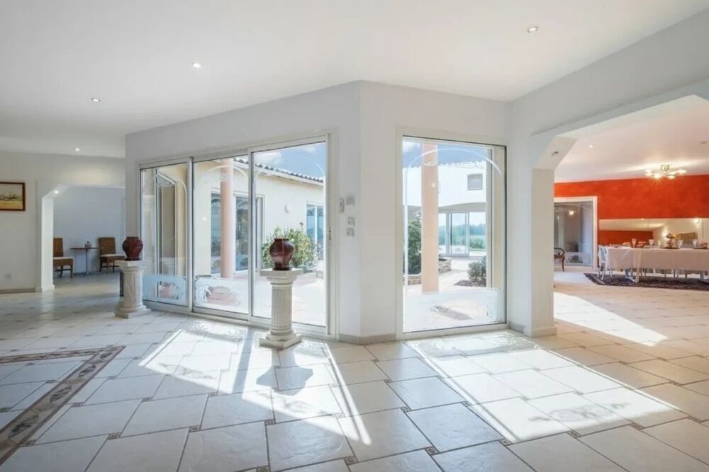 � vendre  Villa Saint-Jean-d'Ang�ly (17400)