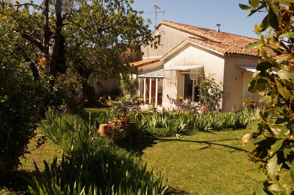 Maison 7 pièces 210 m² · à Champniers · 210 m² · 278 000 €