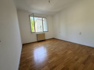  Immeuble à vendre 3 pièces 146 m²