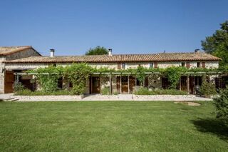  Maison  vendre 15 + pices 550 m