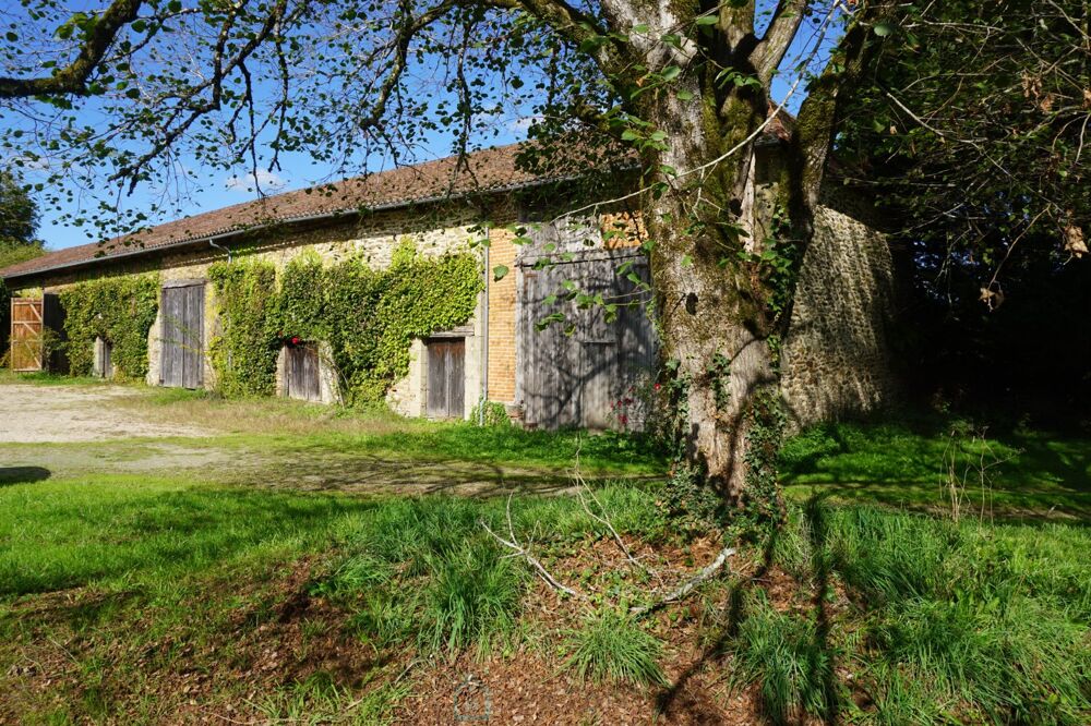 � vendre  Villa Saint-Jory-de-Chalais (24800)