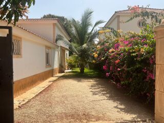  Maison � vendre 4 pi�ces 200 m� Ngaparou