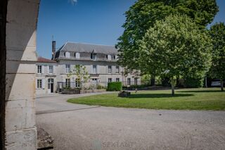  Villa à vendre 15 + pièces 650 m²