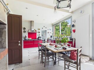  Maison à vendre 15 + pièces 322 m²