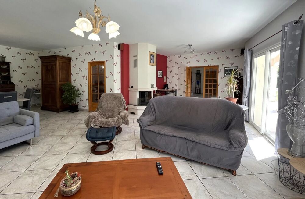 Vente Maison Maison et d�pendances Becheresse