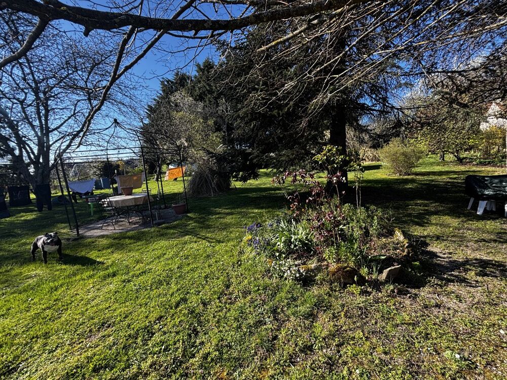 Maison 7 pièces 132 m² · à Saint Pardoux les Cards · 132 m² · 140 000 €