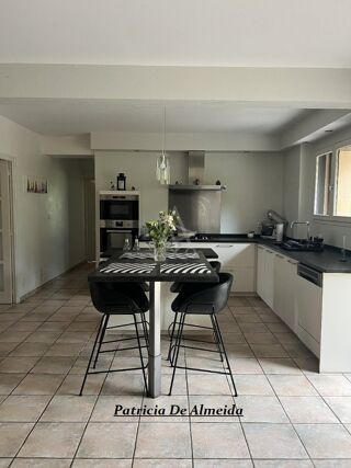  Maison � vendre 8 pi�ces 213 m�