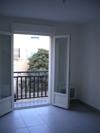  Appartement à louer 3 pièces 83 m²
