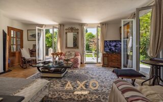  Villa à vendre 8 pièces 215 m²