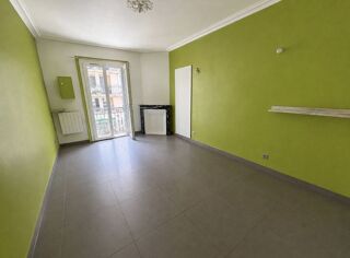  Appartement à louer 3 pièces 73 m²