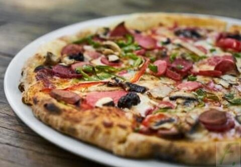   Pizzeria 