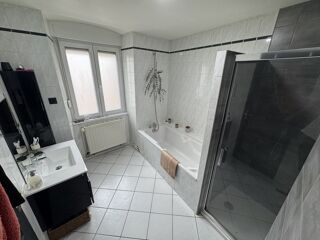  Immeuble  vendre 220 m