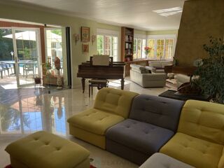  Maison � vendre 10 pi�ces 318 m�