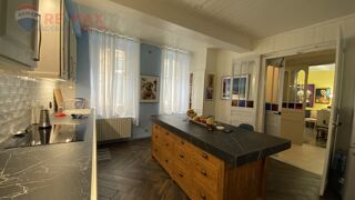  Villa  vendre 12 pices 392 m