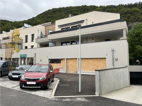 Local commercial 1925 38360 Noyarey