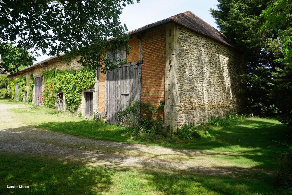 � vendre  Villa Saint-Jory-de-Chalais (24800)