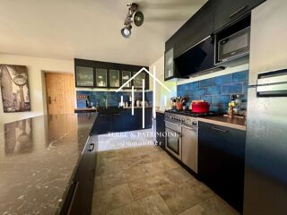  Maison  vendre 7 pices 240 m