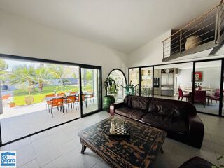  Maison � vendre 5 pi�ces 215 m�