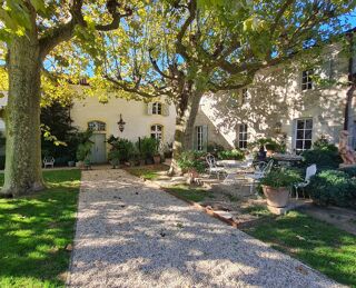  Villa � vendre 15 + pi�ces 802 m�