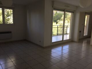  Appartement à louer 3 pièces 65 m²