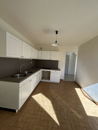  Appartement à louer 5 pièces 98 m²