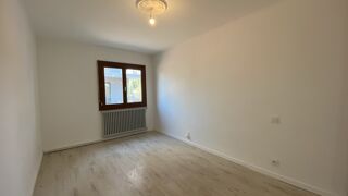  Appartement à louer 4 pièces 110 m²
