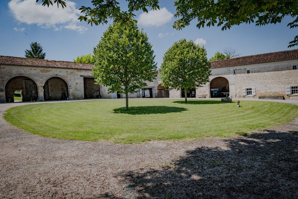 à vendre  Villa Segonzac (16130)