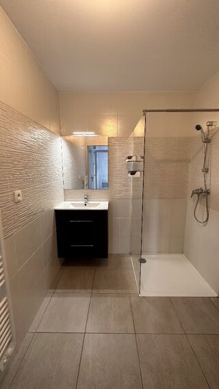  Appartement à louer 2 pièces 38 m²