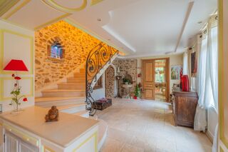  Villa � vendre 15 + pi�ces 654 m�