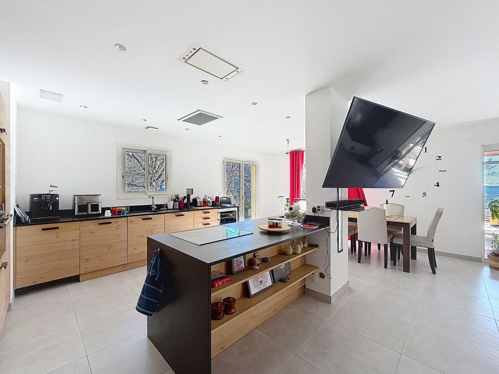 � vendre  Maison Gilette (06830)