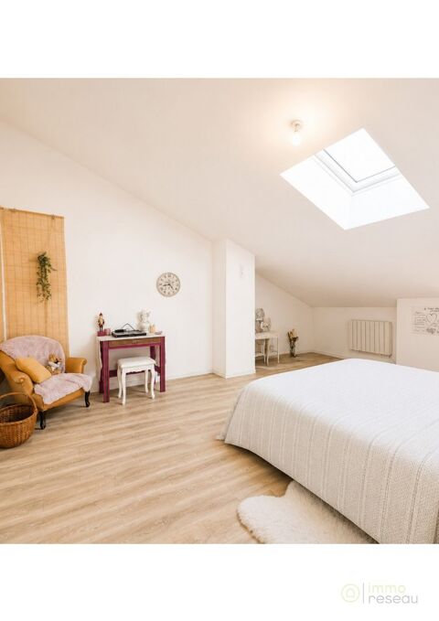   Maison Maison - 9 pièce(s) - 169 m²